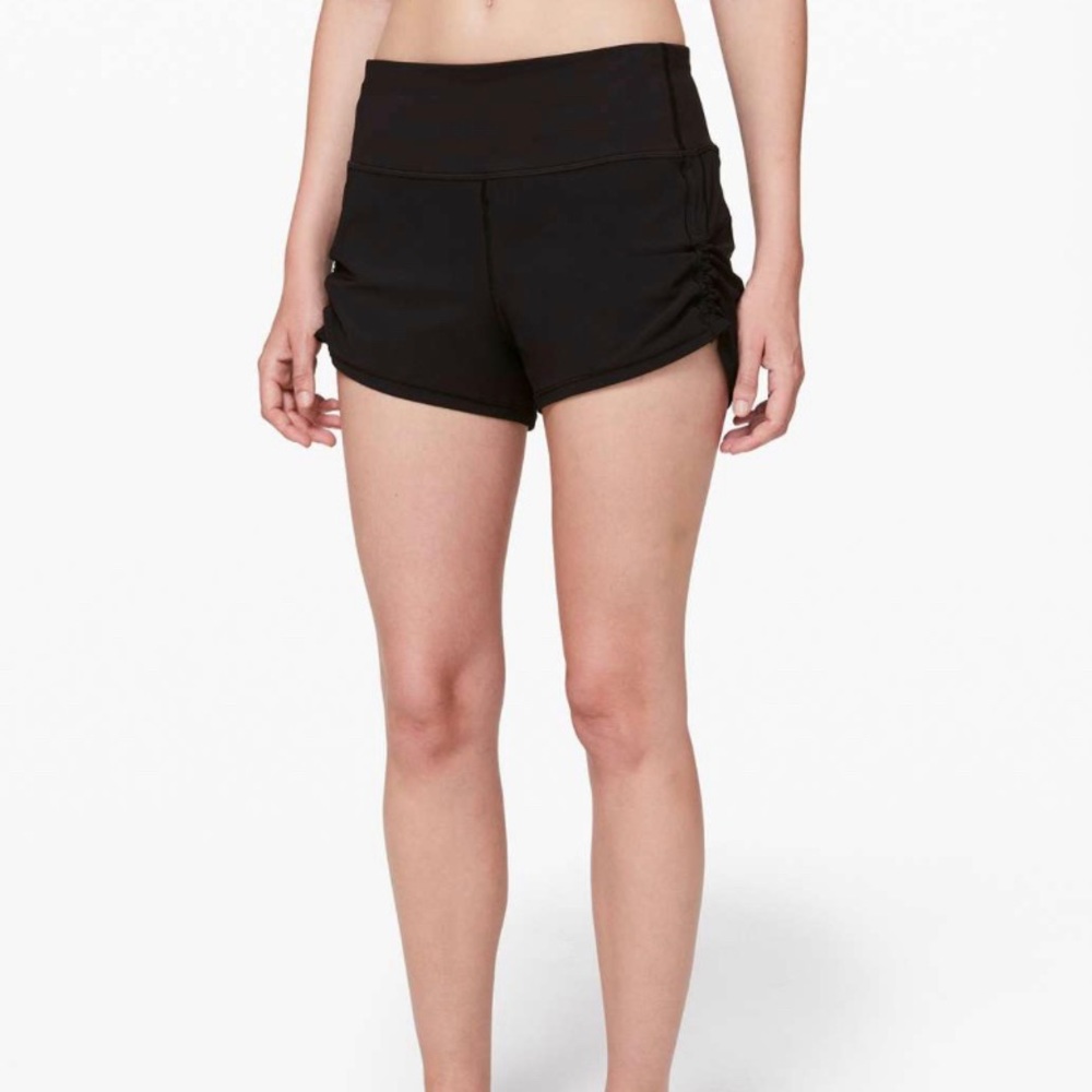 RARE EUC 🔥 Lululemon Cinch and Stretch Short 2.5" Black